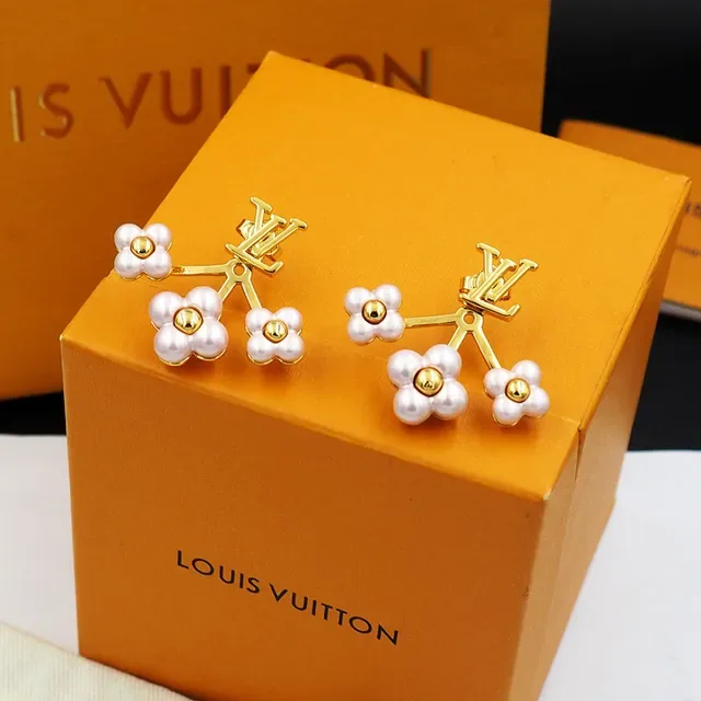 Louis Vuitton Floral Pearl Cluster Earrings 5