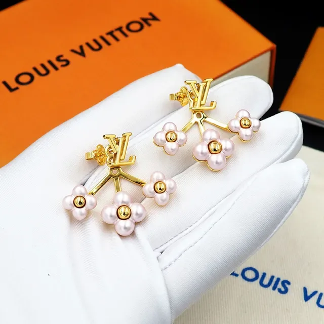 Louis Vuitton Floral Pearl Cluster Earrings 7