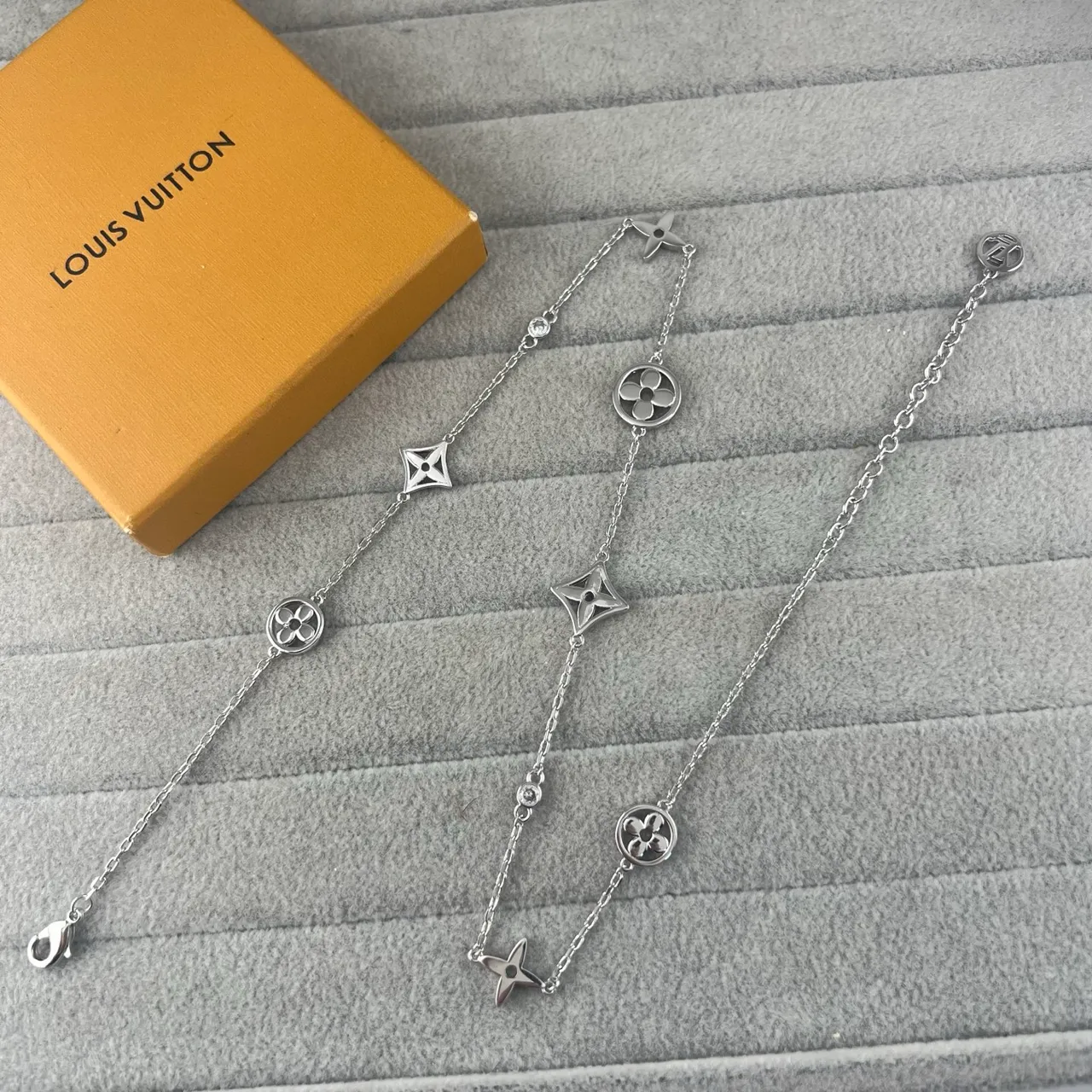 Louis Vuitton Flower and Star Charm Gold Silver Chain-Link Floral Bracelet 2