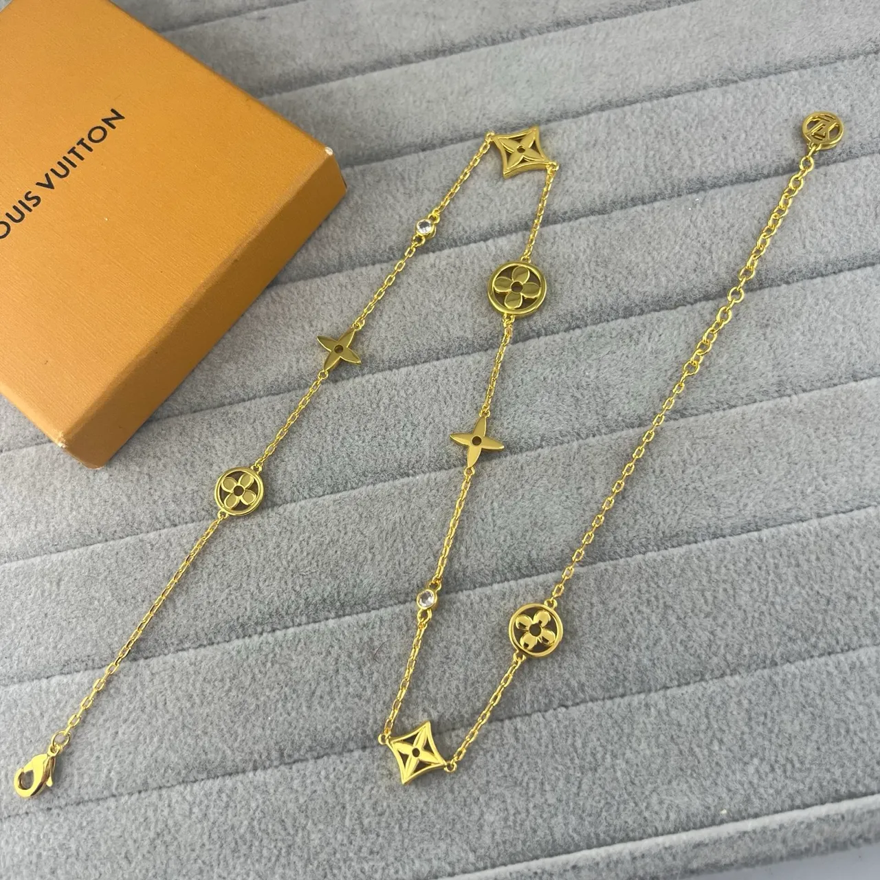 Louis Vuitton Flower and Star Charm Gold Silver Chain-Link Floral Bracelet 3