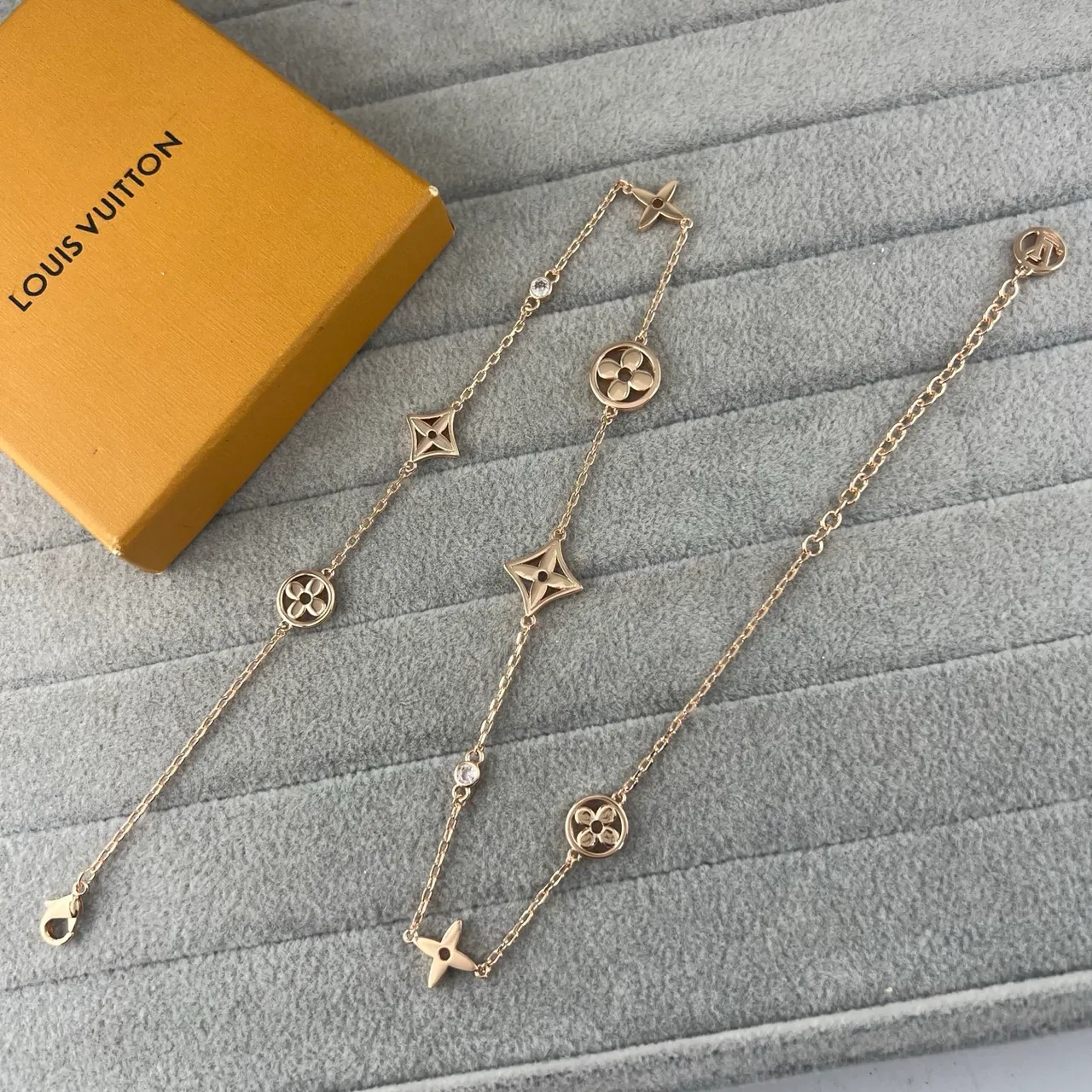 Louis Vuitton Flower and Star Charm Gold Silver Chain-Link Floral Bracelet 4