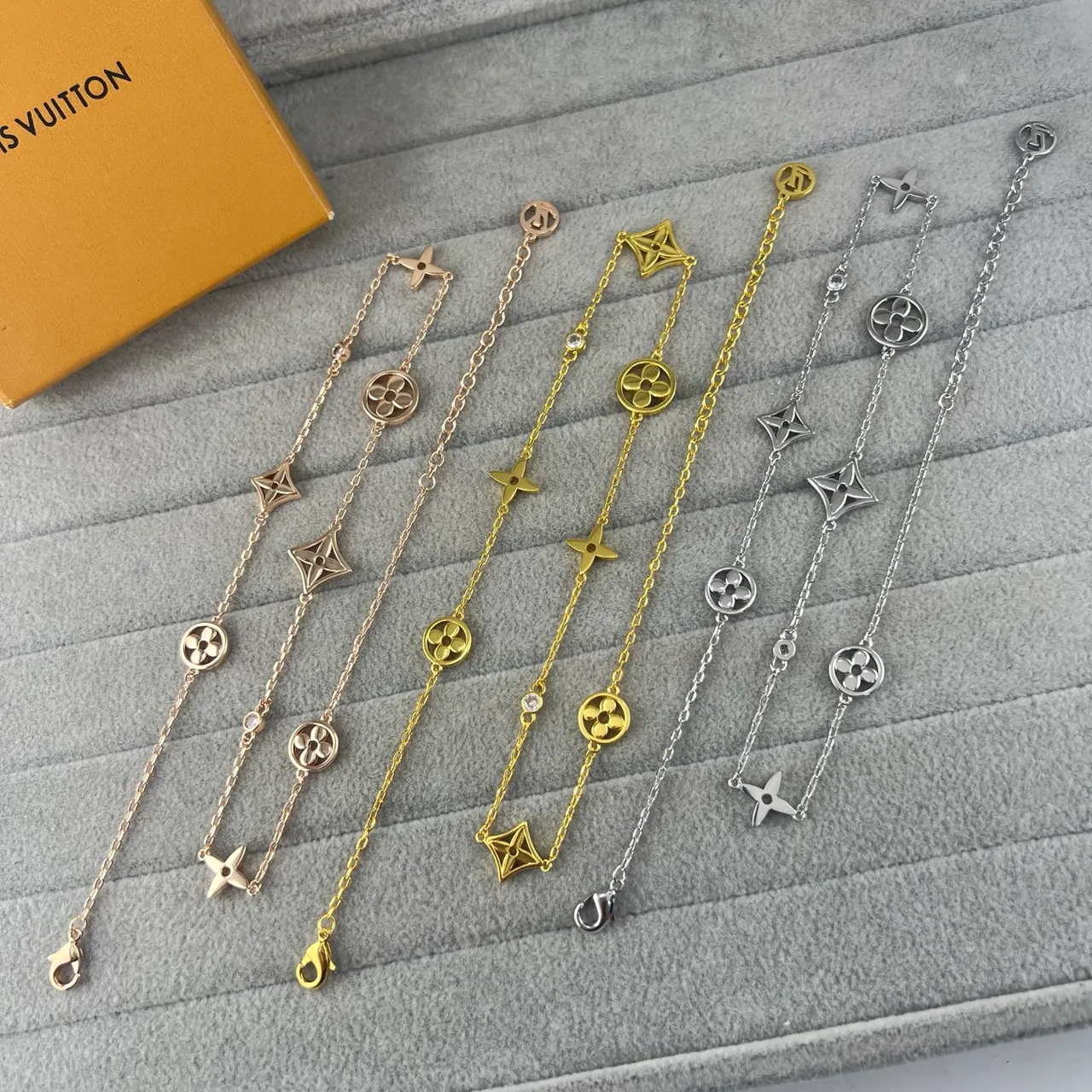 Louis Vuitton Flower and Star Charm Gold Silver Chain-Link Floral Bracelet 5