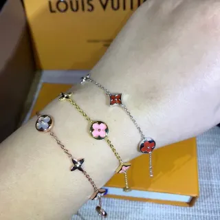 Louis Vuitton سوار كارم الزهرة والنجم متعدد الألوان مينا ذهبية تشكيلات زهورية معدنية