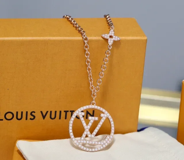 Louis Vuitton Flower Collection Circular Monogram Pendant Necklace 3