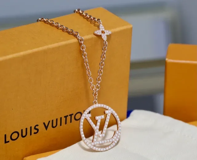 Louis Vuitton Flower Collection Circular Monogram Pendant Necklace 4