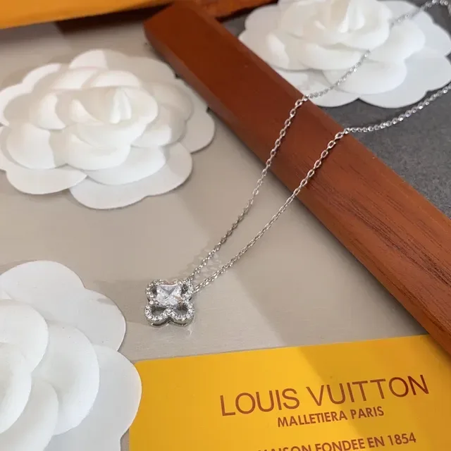 Louis Vuitton Four-Leaf Clover Pavé Crystal Pendant Necklace 4