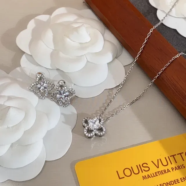 Louis Vuitton Four-Leaf Clover Pavé Crystal Pendant Necklace 6
