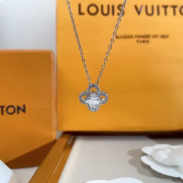 Louis Vuitton Four-Leaf Clover Pavé Crystal Pendant Necklace 7