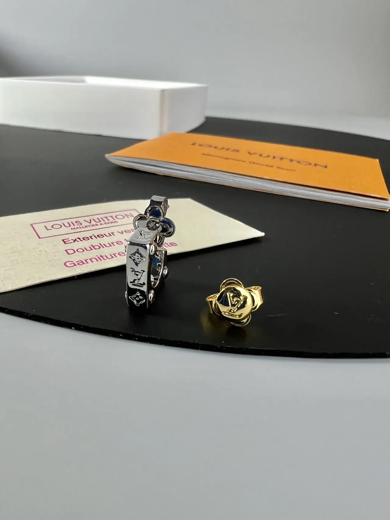 Louis Vuitton Geometric Screw-Accented Square Stud Earrings 4