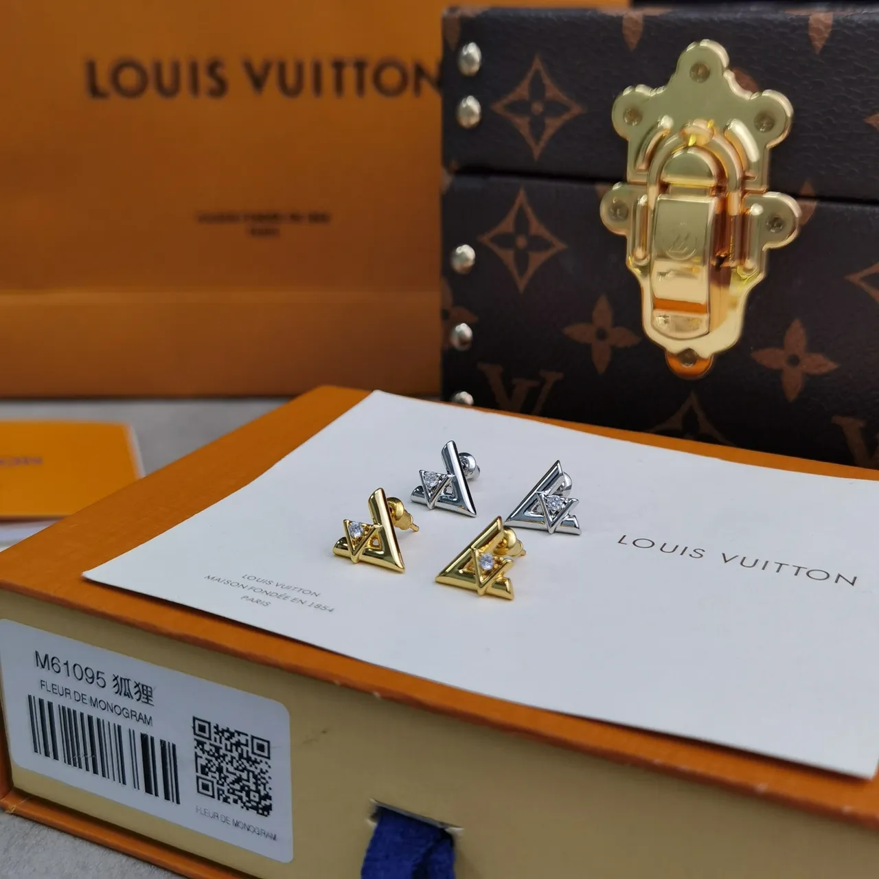 Louis Vuitton Geometric Triangular Crystal Gold-Tone Earrings 9