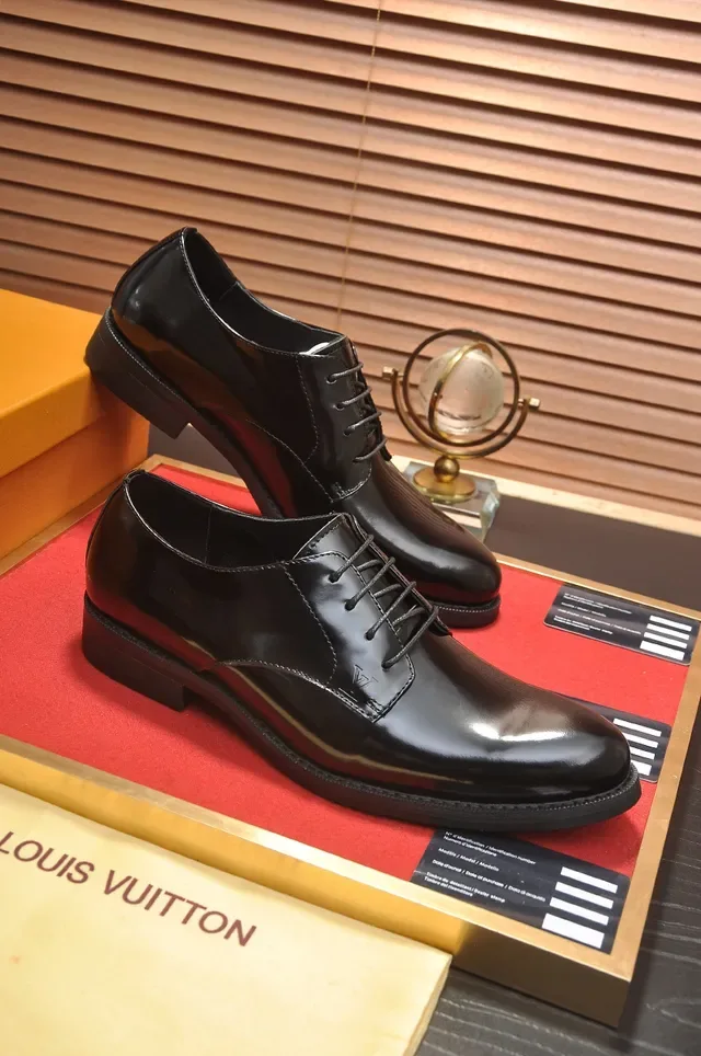 Louis Vuitton Chaussures Oxford à cap toe noir brillant 4