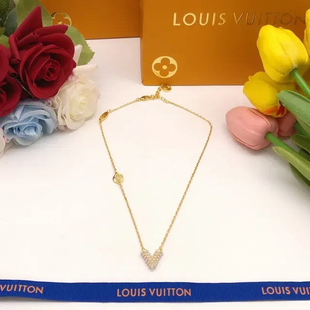 Louis Vuitton Gold Chain Pearl V-Shaped Pendant Necklace 4