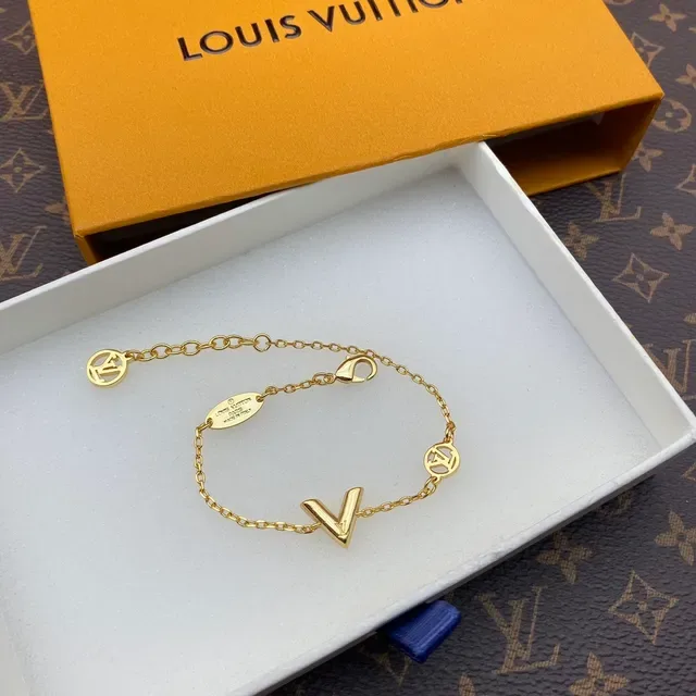 Louis Vuitton Gold Chain V-Shaped Pendant Necklace 7