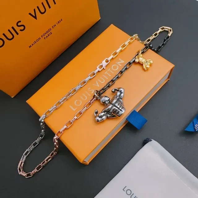 Louis Vuitton Gold Silver Multi-Tone Chain-Link Sculpted Metallic Pendants Necklace 9