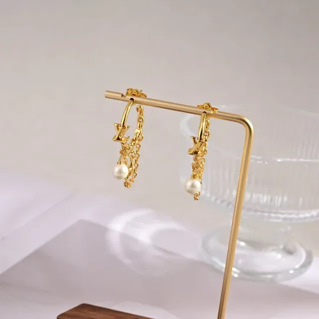 Louis Vuitton Gold White Chain Pearl Accents Bracelet 2