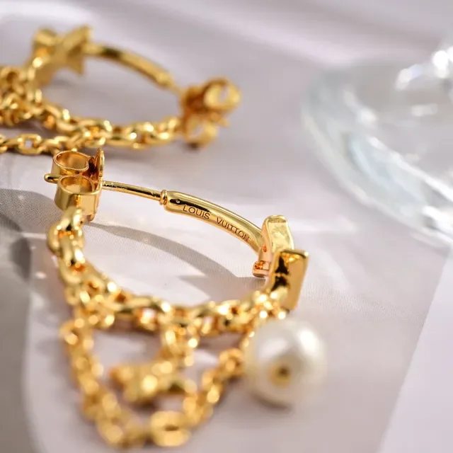 Louis Vuitton Gold White Chain Pearl Accents Bracelet 3