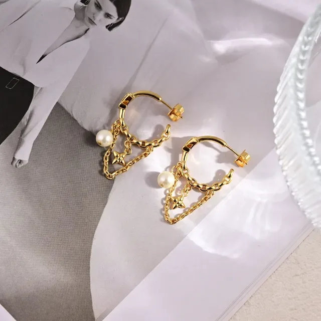 Louis Vuitton Gold White Chain Pearl Accents Bracelet 6