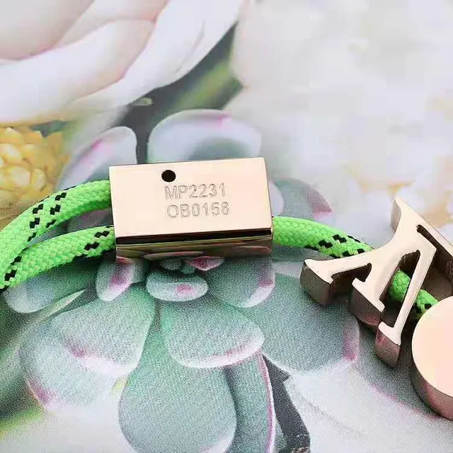 Louis Vuitton Verde Dourado Cordão Trançado de Nylon LV Monogram Pulseira 2