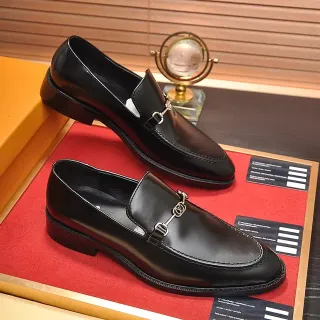 Louis Vuitton Horsebit 黑色皮革 乐福鞋