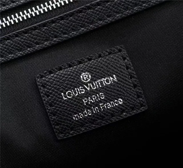 Louis Vuitton Keepall Bandoulière Tonal Monogram Sac Cabas Noir 3