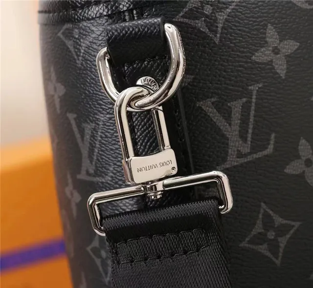 Louis Vuitton Keepall Bandoulière Tonal Monogram Sac Cabas Noir 6