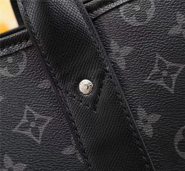 Louis Vuitton Keepall Bandoulière Tonal Monogram Sac Cabas Noir 8