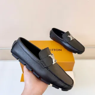 Louis Vuitton 乐福鞋 黑色 银色 纹理皮革鞋面 金属LV扣