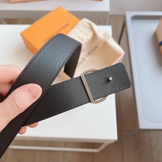 Louis Vuitton LV Circle Black Pebbled Leather Belt 4