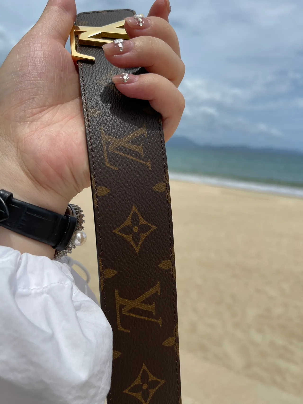 Louis Vuitton LV Initiales Monogram Canvas Gold-Tone Buckle Leather Belt 6