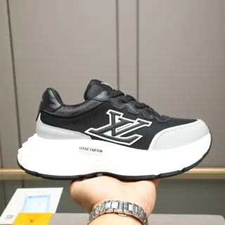 Louis Vuitton LV Trainer tênis lifestyle preto e branco com sola plataforma chunky em malha e couro