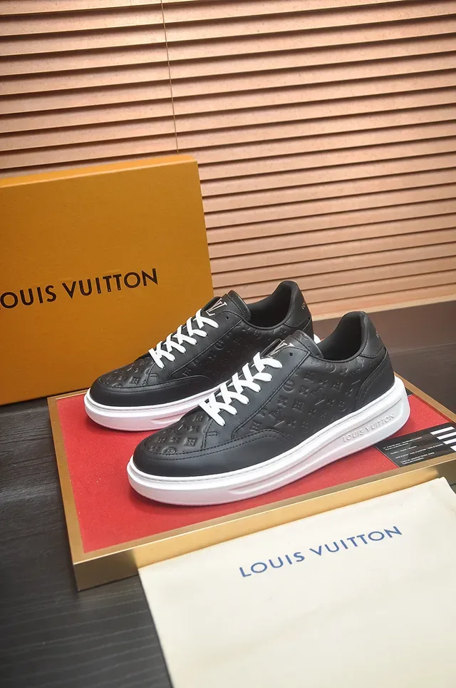 Louis Vuitton LV Trainer Chaussures Lifestyle Noir et Blanc Cuir Monogram Embossé Low-Top 4