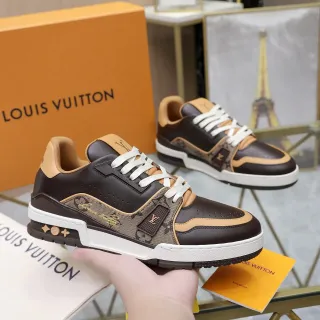 লুইস ভিটন LV Trainer ব্রাউন বিজ মোনোগ্রাম ক্যানভাস প্যানেল পারফোরেটেড লেদার ওভারলে লাইফস্টাইল স্নিকার্স