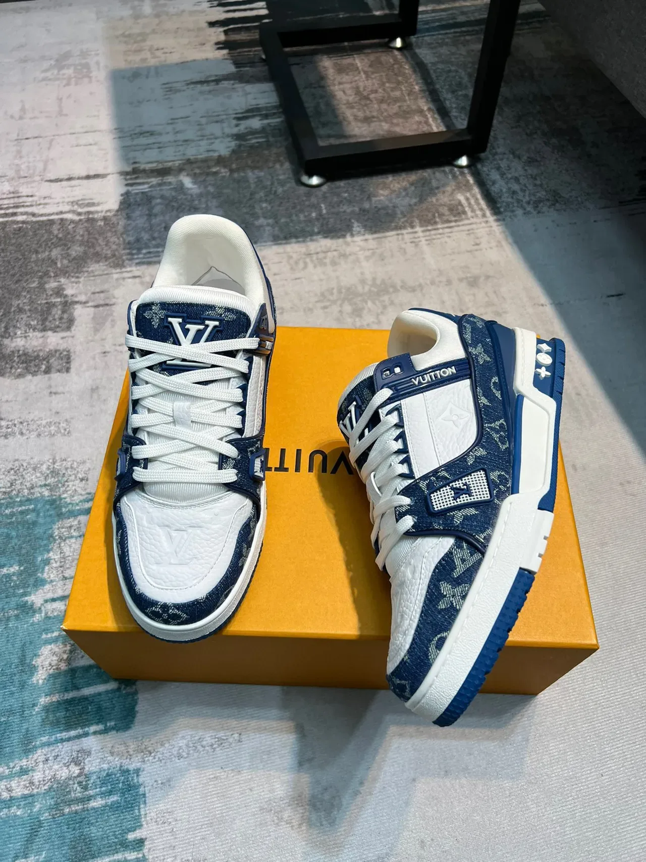Louis Vuitton LV Trainer Navy White Monogram Jacquard Design de Sangle en Couches Lifestyle Sneakers 4