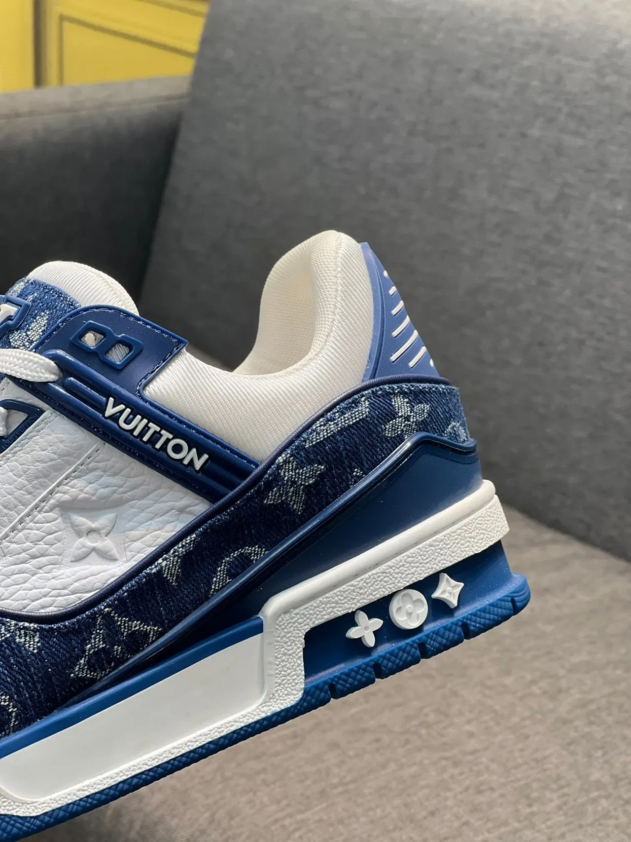 Louis Vuitton LV Trainer Navy White Monogram Jacquard Design de Sangle en Couches Lifestyle Sneakers 7