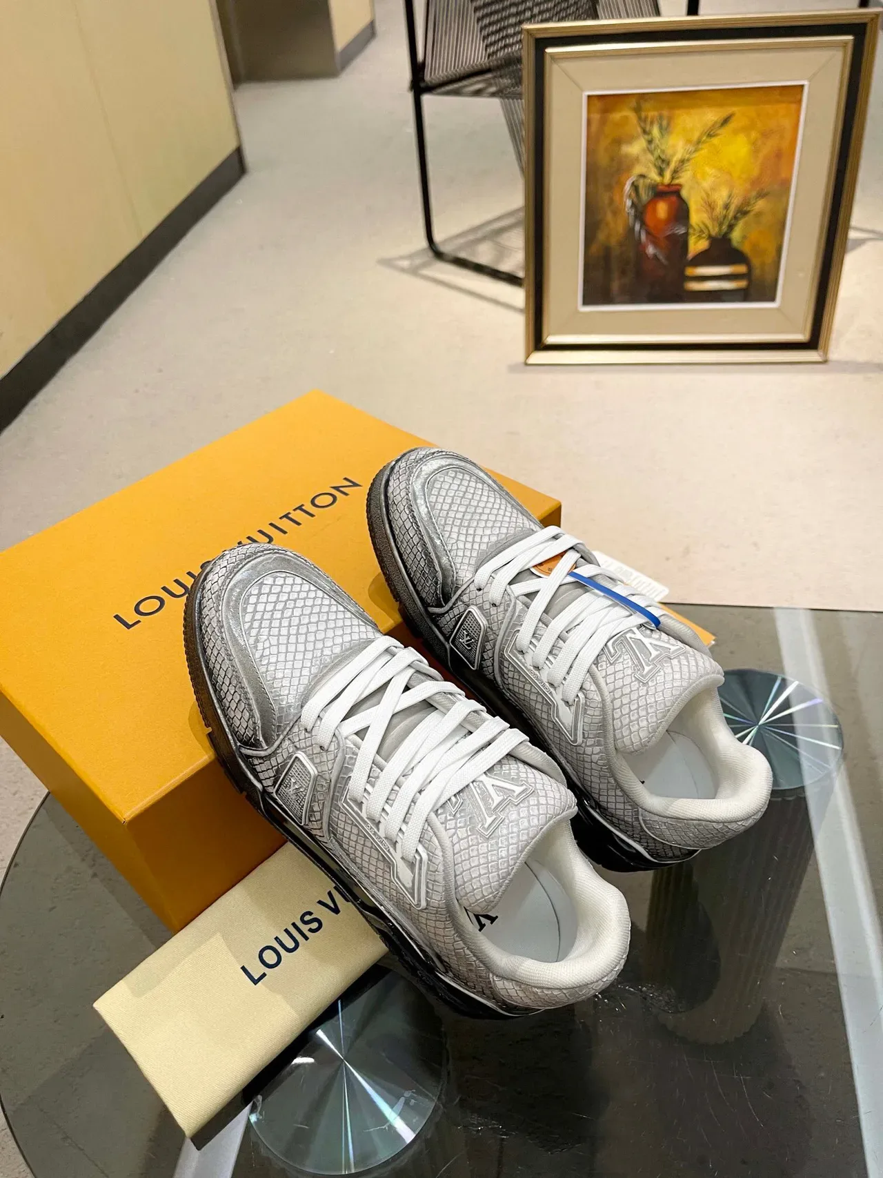 Louis Vuitton LV Trainer Chaussures Lifestyle Argent Blanc Métallique Texture Écaille Haut Lacets 6