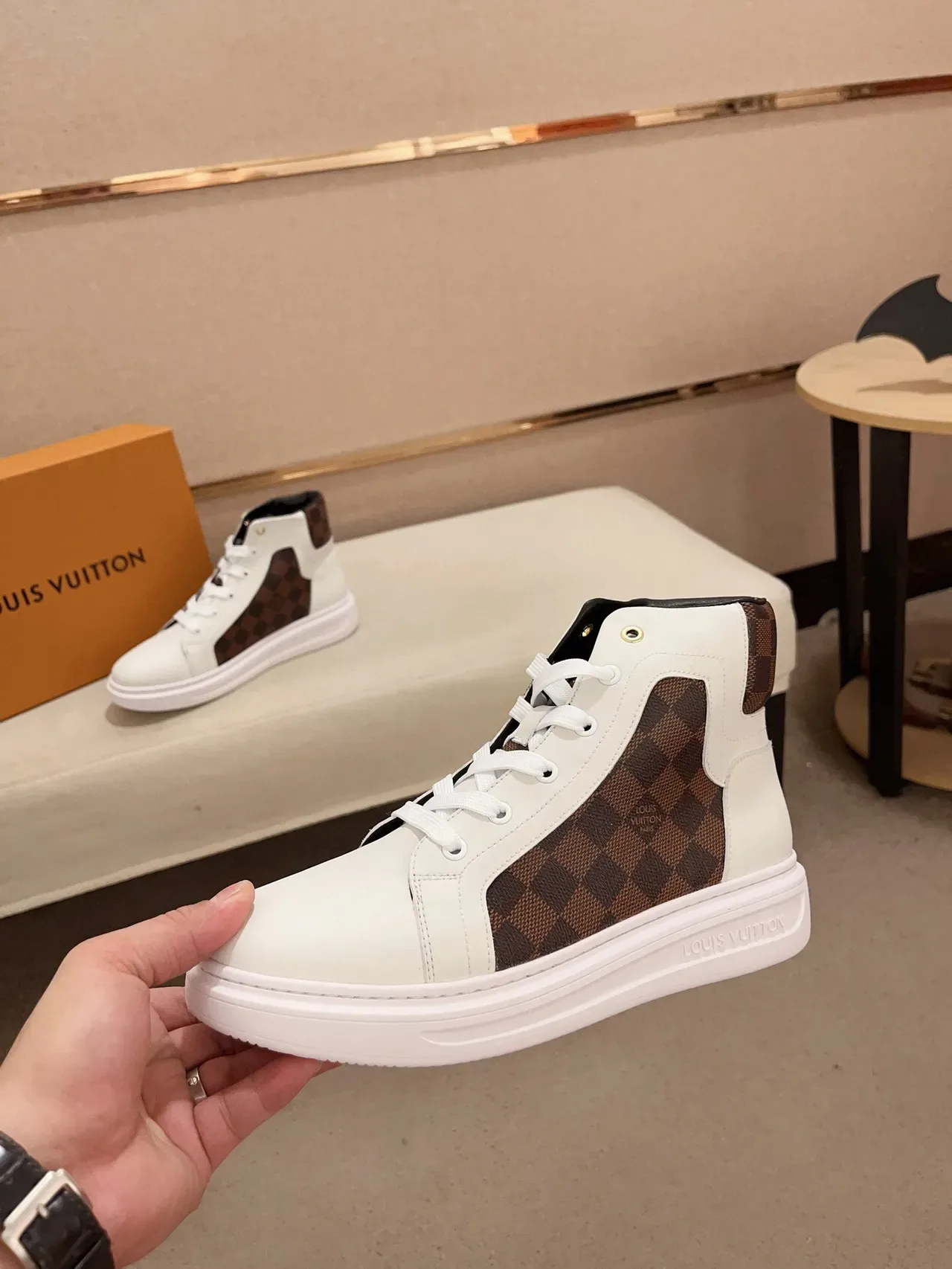 Louis Vuitton LV Trainer Blanc et Marron Hautes Cuir et Monogram Canvas Lifestyle Sneakers 3