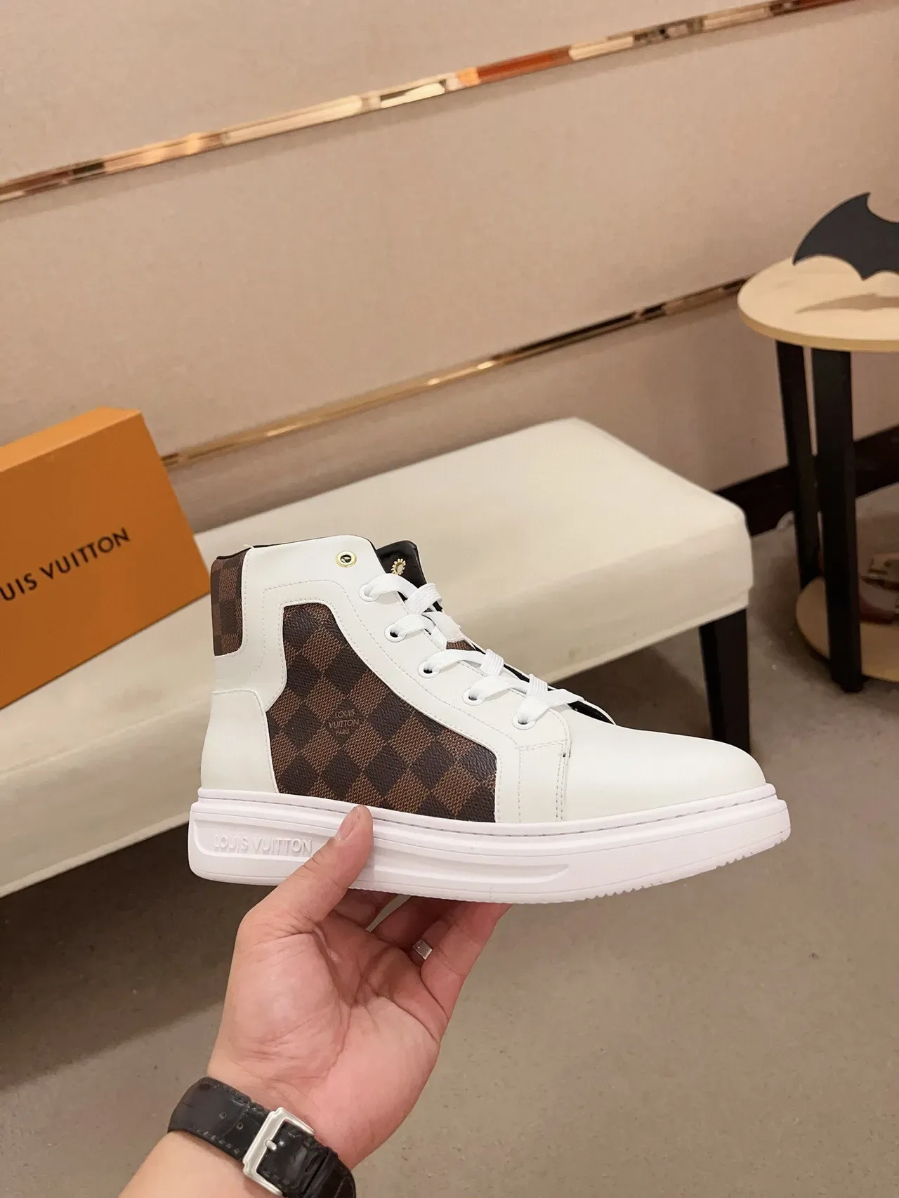 Louis Vuitton LV Trainer Blanc et Marron Hautes Cuir et Monogram Canvas Lifestyle Sneakers 4