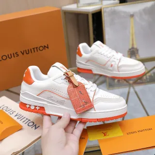 Louis Vuitton LV Trainer সাদা কমলা স্তরযুক্ত সোল পারফোরেটেড চামড়ার উপর লাইফস্টাইল স্নিকার্স