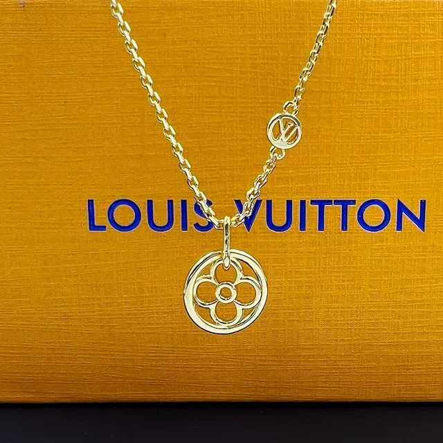 Louis Vuitton LV Twiggy Gold Floral Pendant Necklace 3