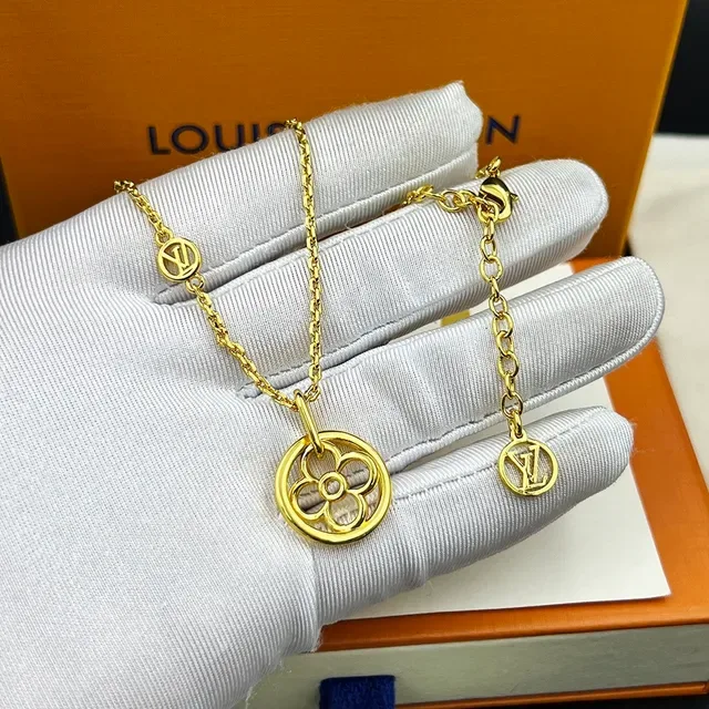 Louis Vuitton LV Twiggy Gold Floral Pendant Necklace 6