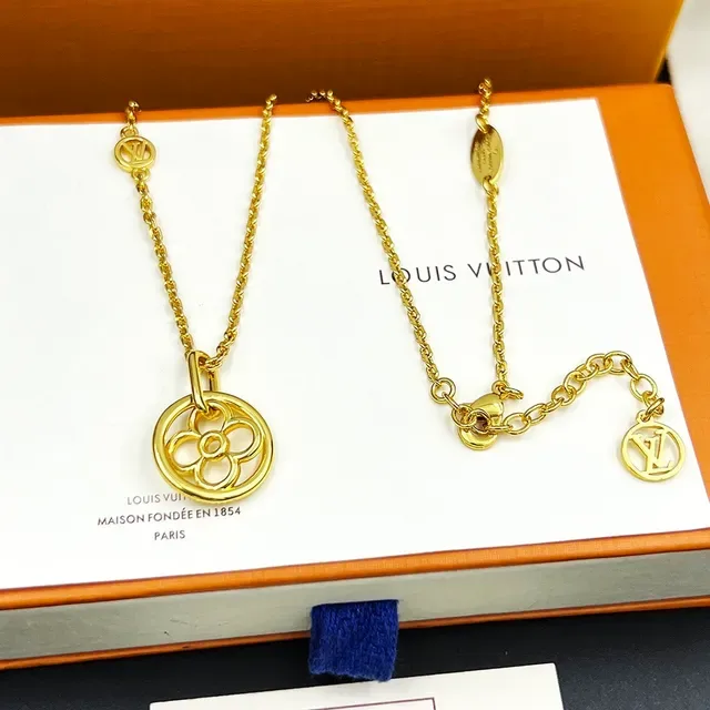 Louis Vuitton LV Twiggy Gold Floral Pendant Necklace 7