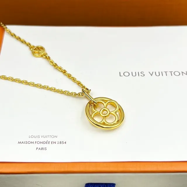 Louis Vuitton LV Twiggy Gold Floral Pendant Necklace 8
