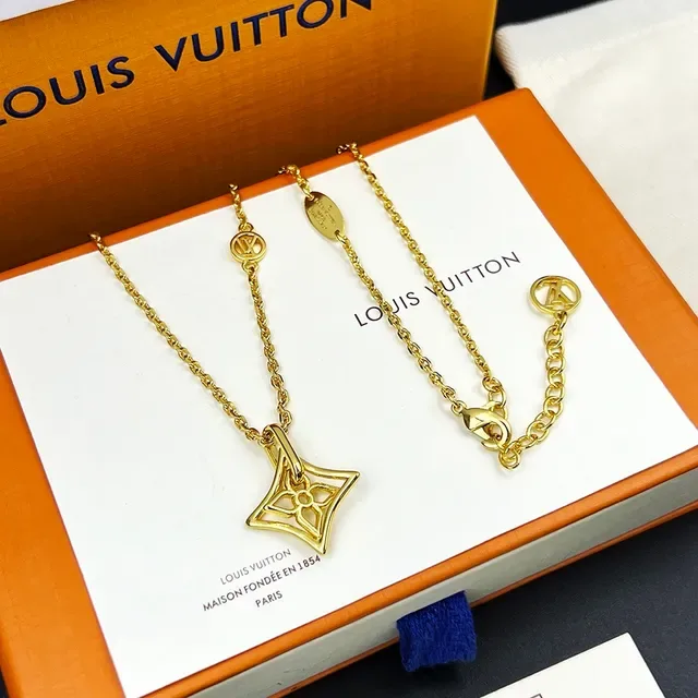 لويس فيتون LV Twiggys قلادة سلسلة ذهبية 2