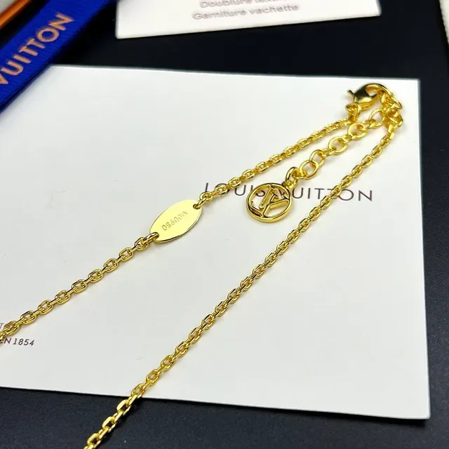 لويس فيتون LV Twiggys قلادة سلسلة ذهبية 6
