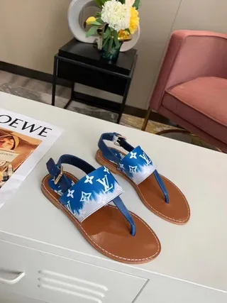 Louis Vuitton Monogram bleu et blanc casual sandales 2