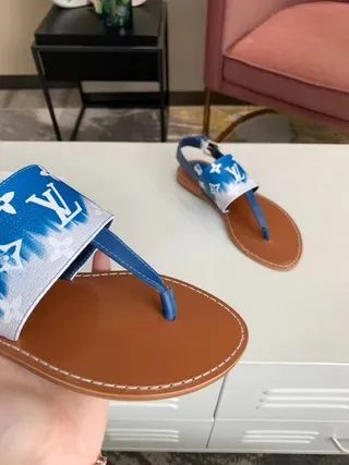 Louis Vuitton Monogram bleu et blanc casual sandales 3