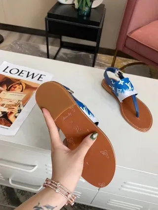 Louis Vuitton Monogram bleu et blanc casual sandales 5