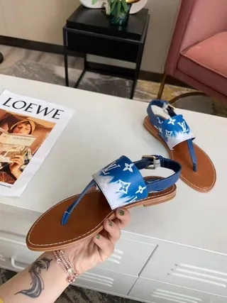 Louis Vuitton Monogram bleu et blanc casual sandales 7