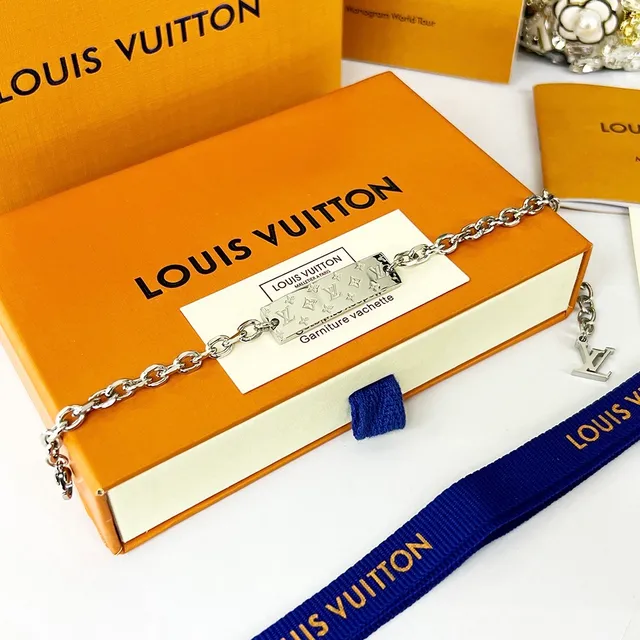 Louis Vuitton Monogram Bold Silver-Tone Chain Bracelet 8
