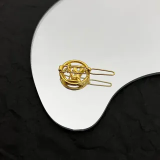 Broche Louis Vuitton Monogram de Oro Metal Motivo Circular Broche